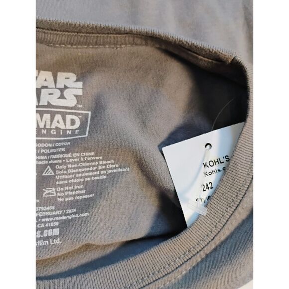NWT Women's Mad Engine Star‎ Wars Baby Yoda "The Child" T-Shirt - Size L - Picture 5 of 5